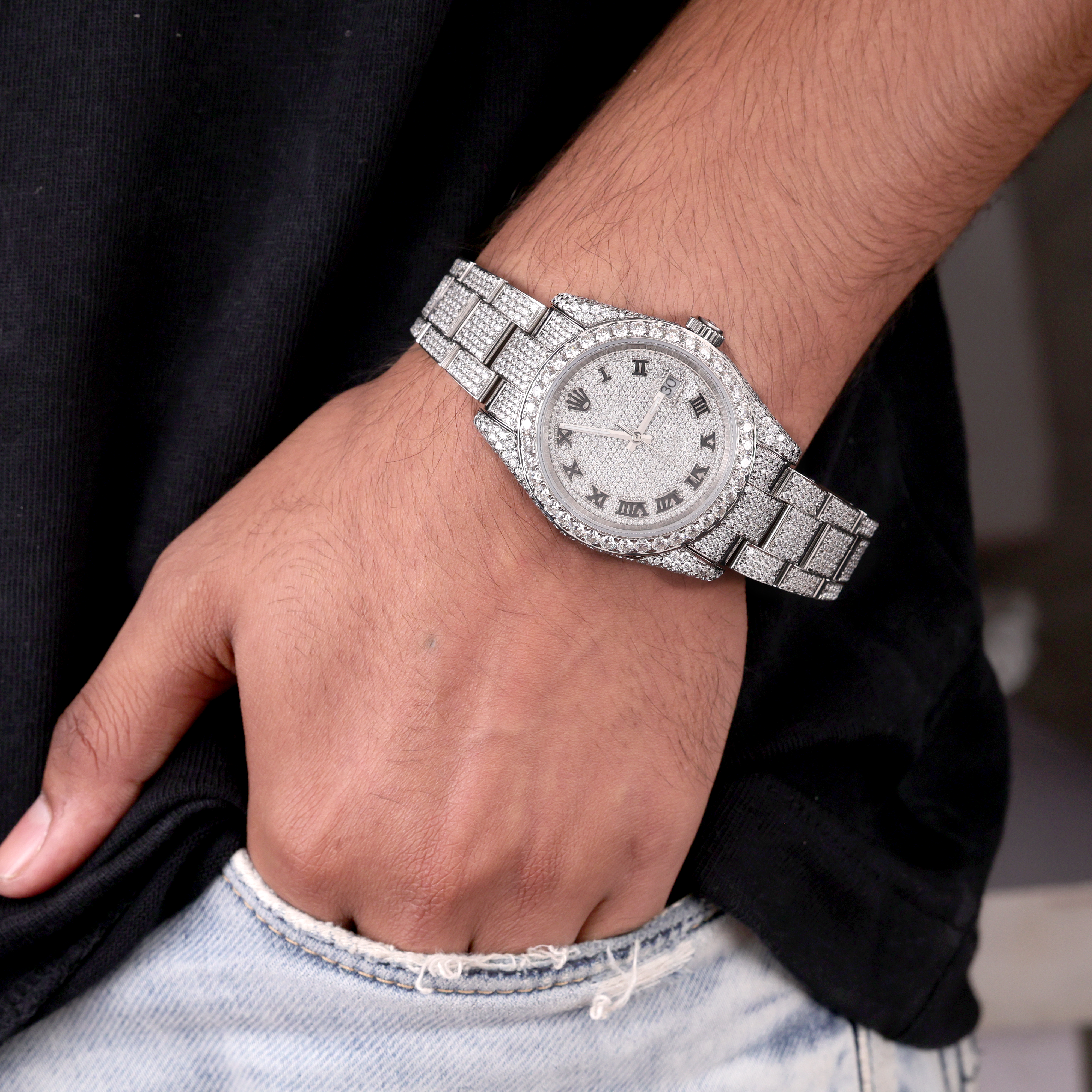 DripblingJewelry Iced-Out Roman Dial Luxury Watch – Full Diamond Finish